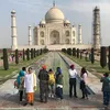FOTO: Sedang di India, Ini Dia Spot Yang Dikunjungi Anjasmara
