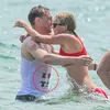Taylor Swift - Tom Hiddleston Renang Mesra