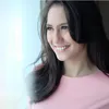 Rambut panjang indah Pevita Pearce