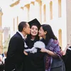 Seleb Wisuda di Luar Negeri