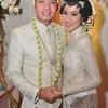 selebriti menikah, pernikahan selebriti, elebriti yang menikah dengan adat jawa