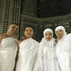 Bella Shofie Umrah di Akhir Tahun