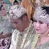 Foto Cantik Via Vallen dengan Rias Pengantin Adat Sunda