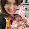 Ekspresi baby Z, anak kedua Carissa Puteri