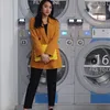 Fashion simpel Putri Tanjung