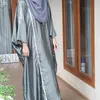 Seleb Pakai Kaftan