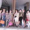 Momo Geisha, Ussy Sulistiawaty &amp; Geng Kepompong
