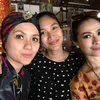 Momo Geisha, Ussy Sulistiawaty &amp; Geng Kepompong