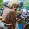 Foto Gaya Wika Salim Saat Naik Vespa