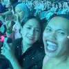 Nagita Slavina dan Syahnaz Sadiqah Nonton Konser BLACKPINK