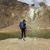 liburan selebriti, liburan atiqah hasiholan, atiqah ke gunung papandayan