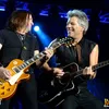 FOTO Inilah Aksi-Aksi Bon Jovi Saat Hibur 40 Ribu Penonton di GBK