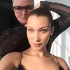 Foto Seksi Bella, Adik Gigi Hadid