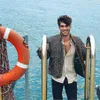 Jon Kortajarena - Bella Hadid