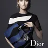 Jennifer Lawrence Jadi Model Tas Mahal