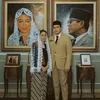 Jeje Soekarno dan Bella Clarisa Bergaya Ala Presiden Soekarno &amp; Ibu Fatmawati