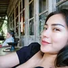 Foto Jessica Iskandar dengan Rambut Baru Ala Ratu Inggris