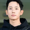 Foto Jung Hae In di Bandara Incheon dan Saat Tiba di Bali