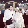 Olla Ramlan dan Keluarga Ibadah Umrah