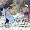 Miley Cyrus - Liam Hemsworth Pacaran di Pantai