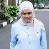 Nycta Gina berhijab