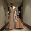 Kekompakan Chelsea Olivia &amp; Nastusha pakai baju pastel