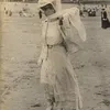 Gaya Pakaian di Pantai Tahun 1900an