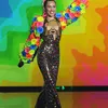 Kostum Kontroversial Miley Cyrus