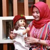 Ria Enes & Boneka Susan