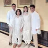 Foto Lebaran Keluarga Dian Sastro