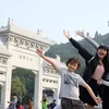 Liburan Keluarga Mona Ratuliu ke Hongkong