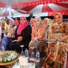 Pasha Pakai Baju Dinas Saat Manggung Bareng Ungu