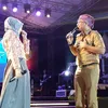 Pasha Pakai Baju Dinas Saat Manggung Bareng Ungu