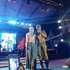 Pasha Pakai Baju Dinas Saat Manggung Bareng Ungu