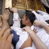 FOTO: Masa Tenang Pilkada, Annisa Pohan - Suami Beribadah Umrah