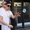 Justin Bieber vs Paparazzi