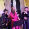Foto Nia Ramadhani Pakai Dress Belahan Tinggi di Pesta Ultah