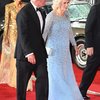 Inilah pasangan karismatik di red carpet NO TIME TO DIE, Pangeran Charless bersama dengan sang istri, Camilla Parker Bowles, yang bergelar Duchess of Cornwall.