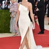 Dress Belahan Tinggi Artis Hollywood