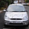 Tak tanggung-tanggung, salah seorang warga yang ngamuk menuliskan kata 'IDIOT' di bagian kap mobil agar bisa terlihat dengan jelas oleh sang pemilik.