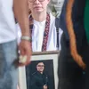 Foto Pemakaman Carlo Saba yang Berlangsung Penuh Har