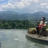 Keluarga Surya Saputra ke Puncak