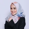 Yasmine Wildblood pakai kerudung