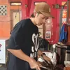 Foto Rafael Smash yang Viral Makan Seblak
