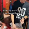 Foto Rafael Smash yang Viral Makan Seblak