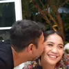Foto Raffi Ahmad Bucin Banget Cium-Cium Nagita Slavina