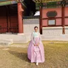 Foto Raisa Pakai Hanbok di Korea