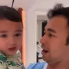 Foto Rayyanza Tunjukkan Sayang Kepada Baby Lily