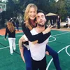 Adam Levine - Behati Prinsloo