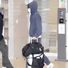 Foto Ryu Jun Yeol di Bandara Pulang dari Hawai